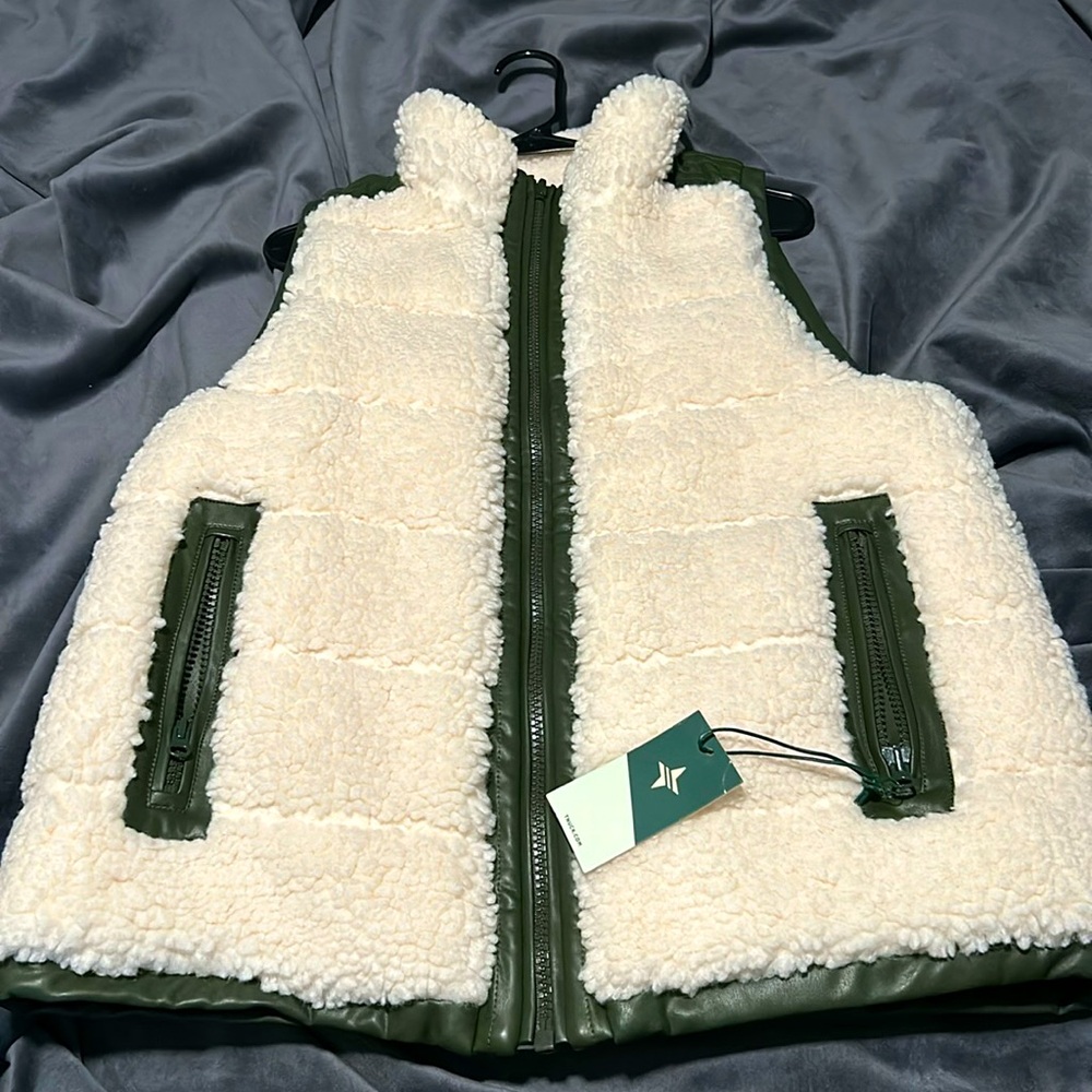 Tuckernuck NEW Leather & Shearling Reversible Beckham Vest Green White Size L